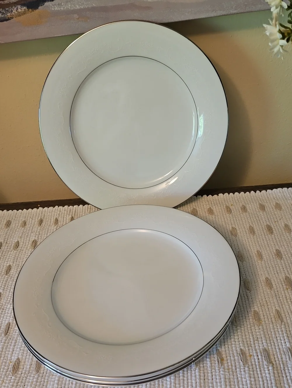 Noritake Whitehall Set Of 4 Classic China Dinner Plates with Silver Rim